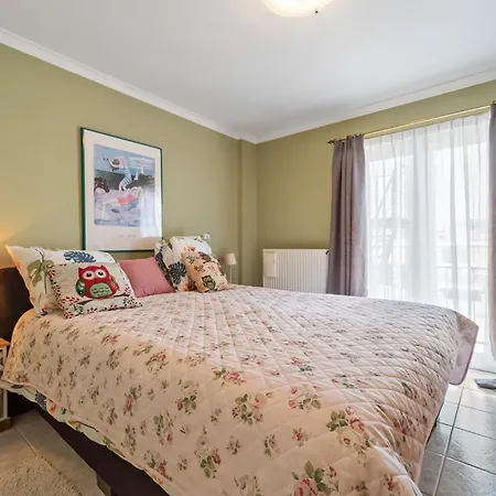 Apartment In Blankenberge Near Seafront Бланкенберге